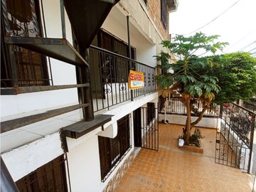 SE VENDE HERMOSA CASA EN EL BARRIO SALOMIA