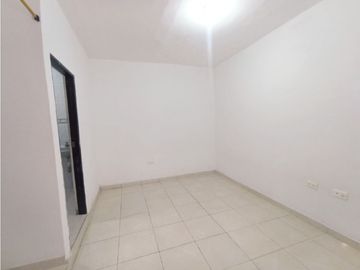 SE VENDE HERMOSA CASA EN EL BARRIO SALOMIA