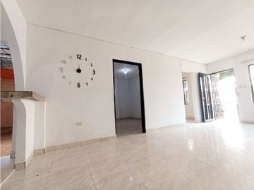 SE VENDE HERMOSA CASA EN EL BARRIO SALOMIA