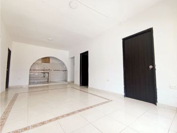 SE VENDE HERMOSA CASA EN EL BARRIO SALOMIA