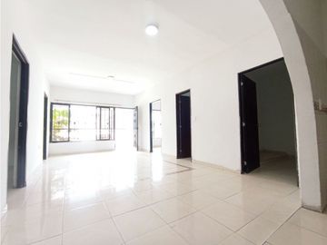 SE VENDE HERMOSA CASA EN EL BARRIO SALOMIA