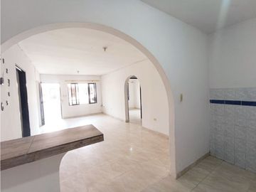 SE VENDE HERMOSA CASA EN EL BARRIO SALOMIA