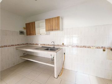 SE VENDE HERMOSA CASA EN EL BARRIO SALOMIA