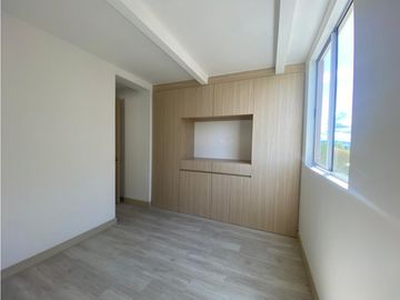 APARTAMENTO EN UNIDAD CERRADA CON ACABADOS EN MARINILLA