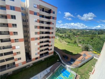 APARTAMENTO EN UNIDAD CERRADA CON ACABADOS EN MARINILLA