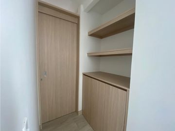 APARTAMENTO EN UNIDAD CERRADA CON ACABADOS EN MARINILLA