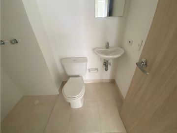APARTAMENTO EN UNIDAD CERRADA CON ACABADOS EN MARINILLA