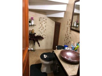 Casa para la venta en el norte de cali barrio la flora unidad cerrada
