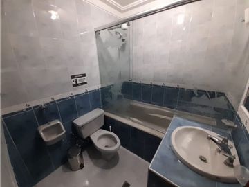 Casa de tres pisos en venta y permuta Barrio El Bosque Palmira Valle