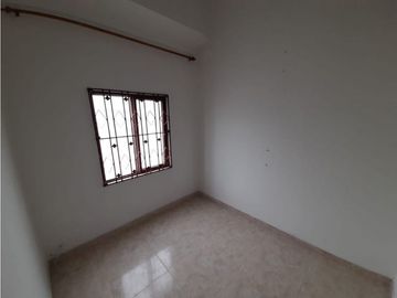 Casa de tres pisos en venta y permuta Barrio El Bosque Palmira Valle