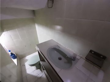 Casa de tres pisos en venta y permuta Barrio El Bosque Palmira Valle