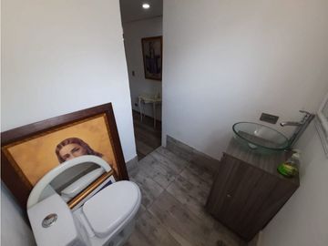 Casa de dos pisos con local en venta / permuta La Italia Palmira