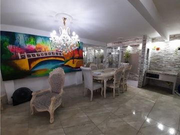 Casa de dos pisos con local en venta / permuta La Italia Palmira