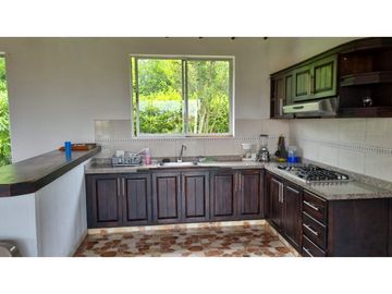 Hermosa finca en parcelación cerrada en venta Santa Elena El Cerrito