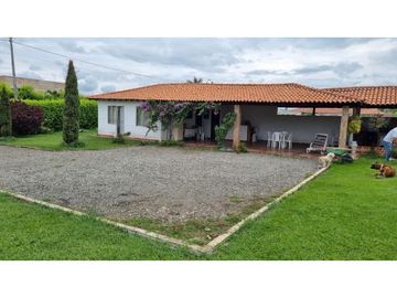 Hermosa finca en parcelación cerrada en venta Santa Elena El Cerrito