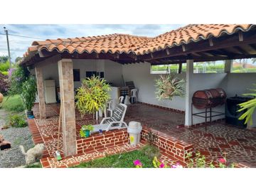 Hermosa finca en parcelación cerrada en venta Santa Elena El Cerrito
