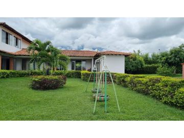 Hermosa finca en parcelación cerrada en venta Santa Elena El Cerrito