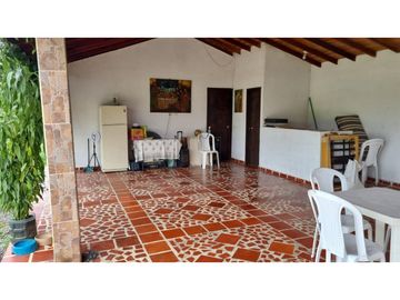 Hermosa finca en parcelación cerrada en venta Santa Elena El Cerrito
