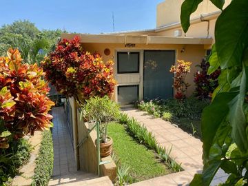 Casa en Club de Golf Cuernavaca, cerca de Las Palmas