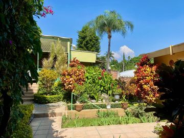 Casa en Club de Golf Cuernavaca, cerca de Las Palmas