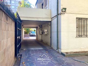 Oficina en Venta en Casa Comercial para Oficina en Suecia con Lota, Providencia