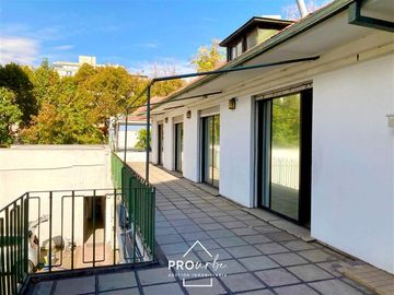 Oficina en Venta en Casa Comercial para Oficina en Suecia con Lota, Providencia