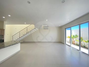 CASA EN VENTA EN PACIFICO HILLS Casa en venta en Fraccionamiento Sábalo Cerritos