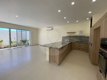 CASA EN VENTA EN PACIFICO HILLS Casa en venta en Fraccionamiento Sábalo Cerritos