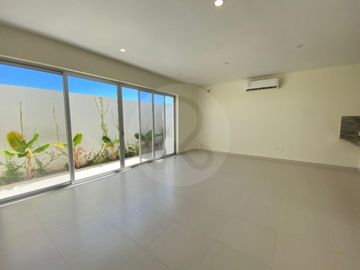 CASA EN VENTA EN PACIFICO HILLS Casa en venta en Fraccionamiento Sábalo Cerritos