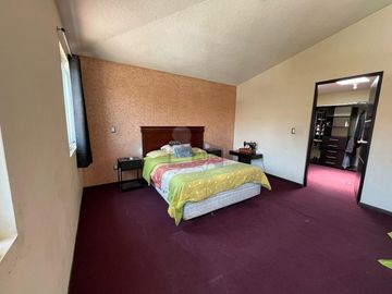 Casa en VENTA en Residencial Girona. La Magdalena Ocotitlán, Metepec.