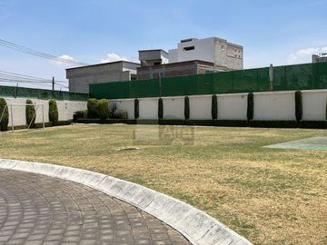 Casa en VENTA en Residencial Girona. La Magdalena Ocotitlán, Metepec.