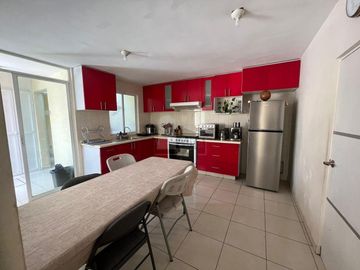 Casa en VENTA en Residencial Girona. La Magdalena Ocotitlán, Metepec.