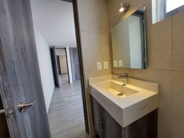 VENTA DE CASA EN LA ANTIGUA CEMENTERA TRES RECAMARAS, CUATRO BAÑOS