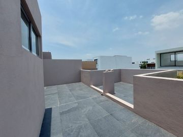 VENTA DE CASA EN LA ANTIGUA CEMENTERA TRES RECAMARAS, CUATRO BAÑOS