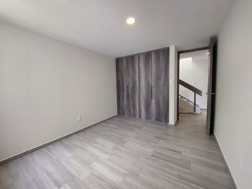 VENTA DE CASA EN LA ANTIGUA CEMENTERA TRES RECAMARAS, CUATRO BAÑOS