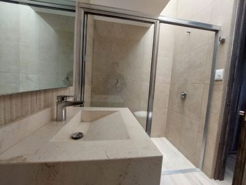 VENTA DE CASA EN LA ANTIGUA CEMENTERA TRES RECAMARAS, CUATRO BAÑOS