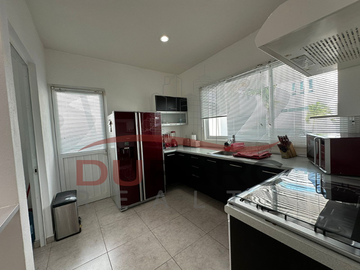Casa en Venta 4 Recamaras, Residencial las Palmas , 2da Etapa