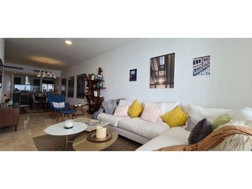 Se vende apartamento amoblado ubicado en avenida balboa.  (AA)