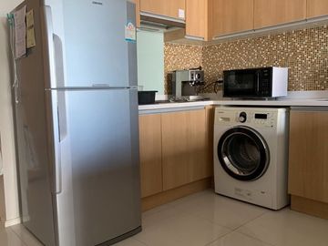 2 Bedroom Condo for sale at Villa Asoke