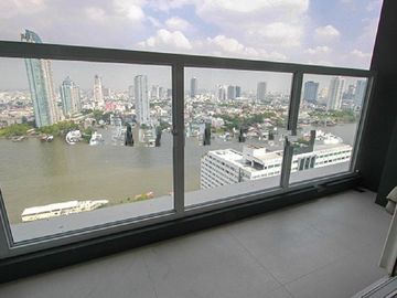 1 Bedroom Condo for sale at Menam Residences Condominium