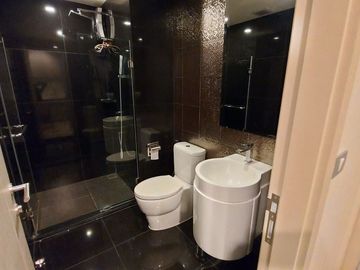 2 Bedroom Condo for sale at Rhythm Sukhumvit 36-38