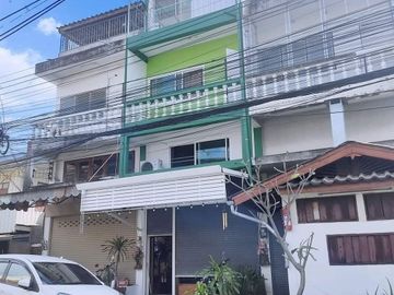 4 Bedroom Townhouse for sale in Chang Khlan, Chiang Mai