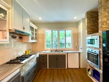4 Bedroom House for sale in Mueang Kaeo, Chiang Mai