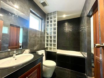 4 Bedroom House for sale in Mueang Kaeo, Chiang Mai