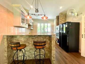 4 Bedroom House for sale in Mueang Kaeo, Chiang Mai