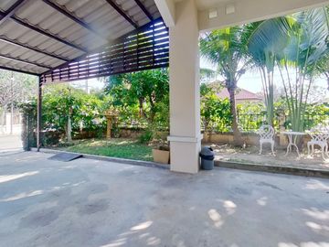 4 Bedroom House for sale at Moo Baan Rung Arun
