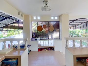 4 Bedroom House for sale at Moo Baan Rung Arun