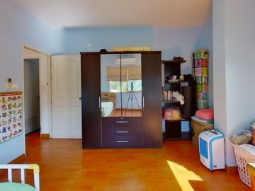 4 Bedroom House for sale at Moo Baan Rung Arun