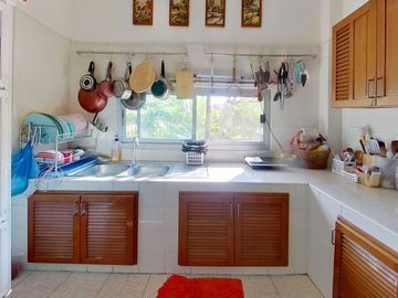 4 Bedroom House for sale at Moo Baan Rung Arun