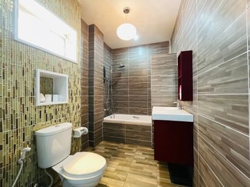 5 Bedroom House for sale at The Urbana 1